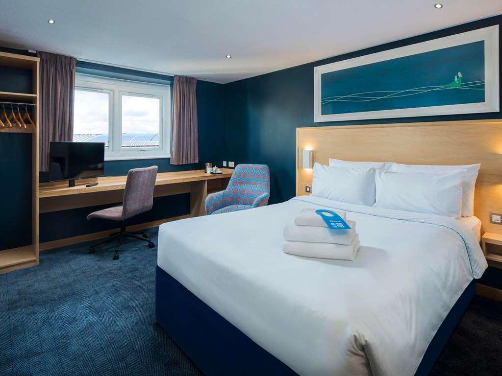 Travelodge Aberdeen Airport Bilik gambar