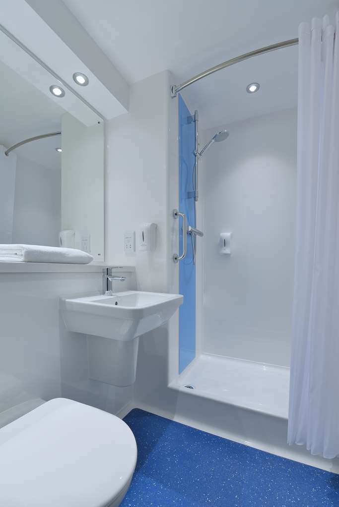 Travelodge Aberdeen Airport Bilik gambar