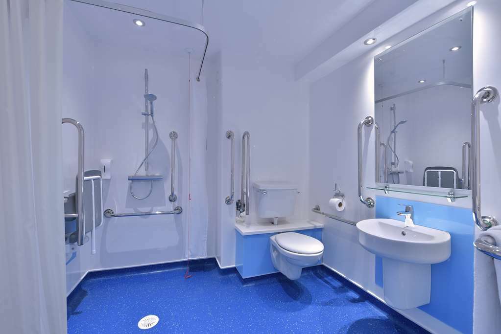 Travelodge Aberdeen Airport Bilik gambar