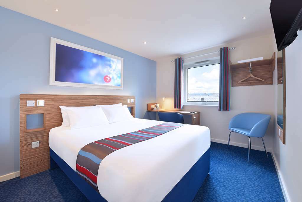 Travelodge Aberdeen Airport Bilik gambar