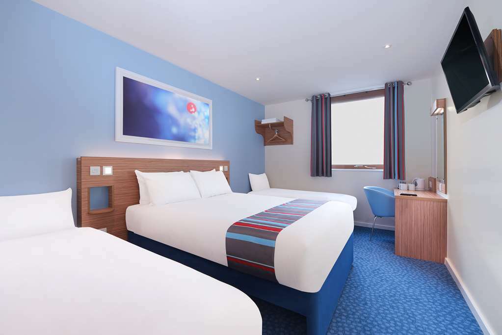 Travelodge Aberdeen Airport Bilik gambar